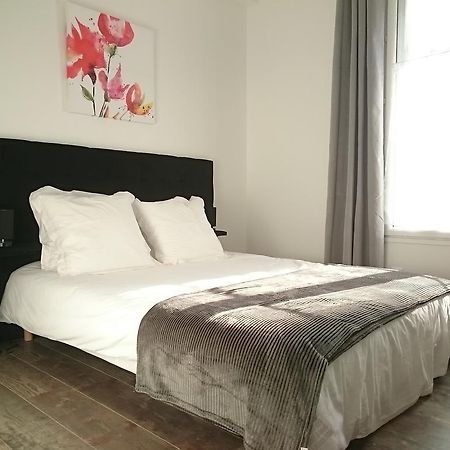 Maison De Ville Bed & Breakfast Magny-en-Vexin Exterior photo