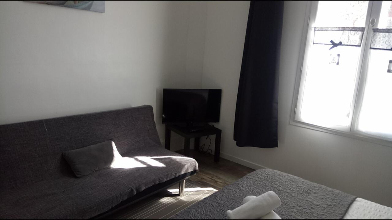 Maison De Ville Bed & Breakfast Magny-en-Vexin Exterior photo