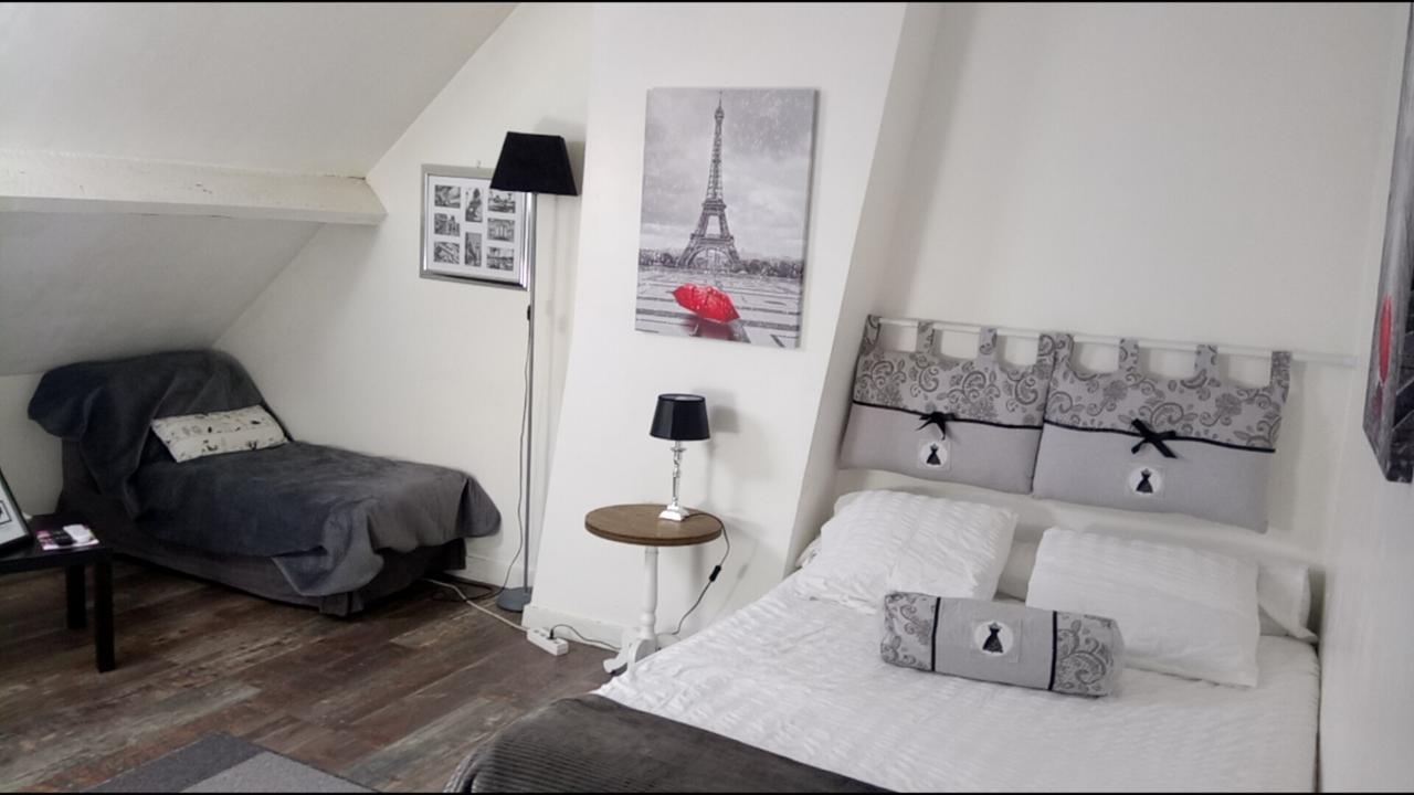Maison De Ville Bed & Breakfast Magny-en-Vexin Exterior photo