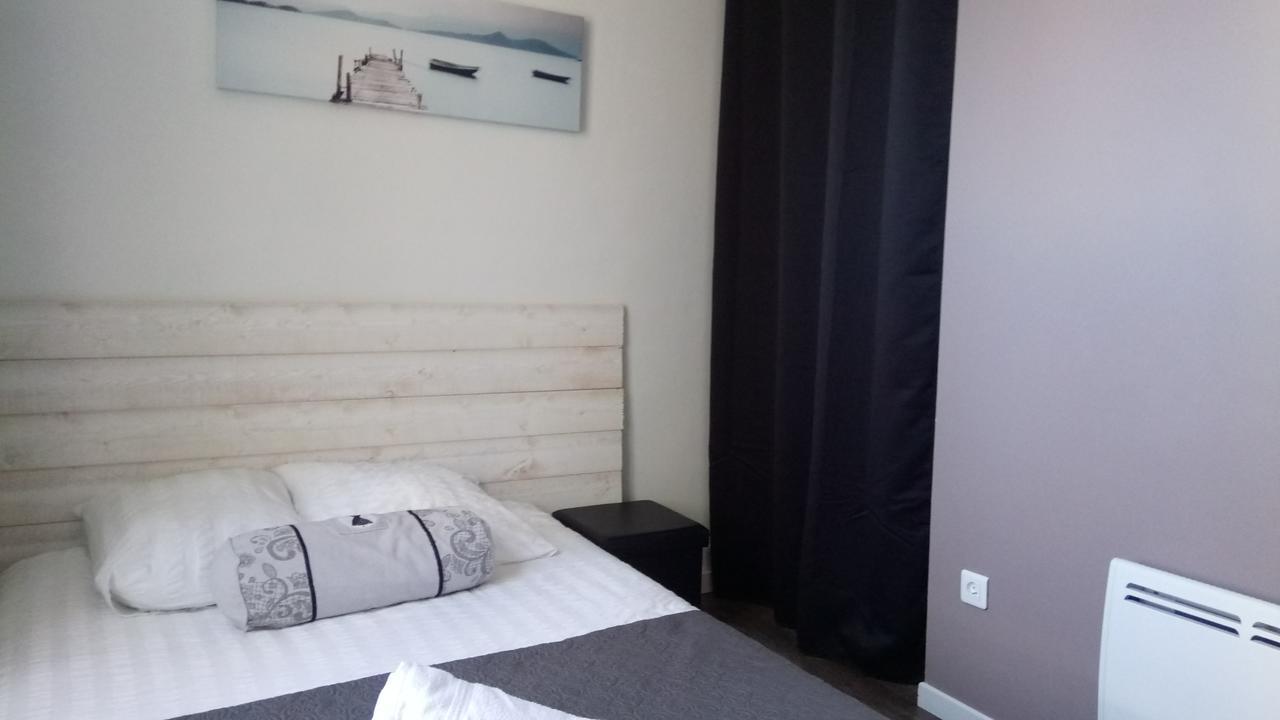 Maison De Ville Bed & Breakfast Magny-en-Vexin Exterior photo